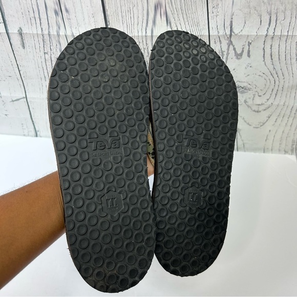 Men’s Teva Flip flops size 12 - Picture 4 of 8